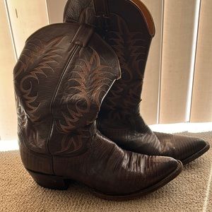 Men’s vintage Nocona western boots (size 11.5)